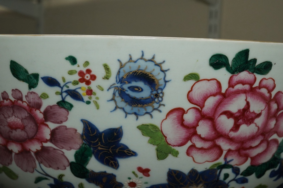 Please note some restoration - A large Chinese famille rose punch bowl, Qianlong period